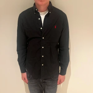 Ralph lauren skjorta - Köp sker via vår hemsida - ricodelluxury.com