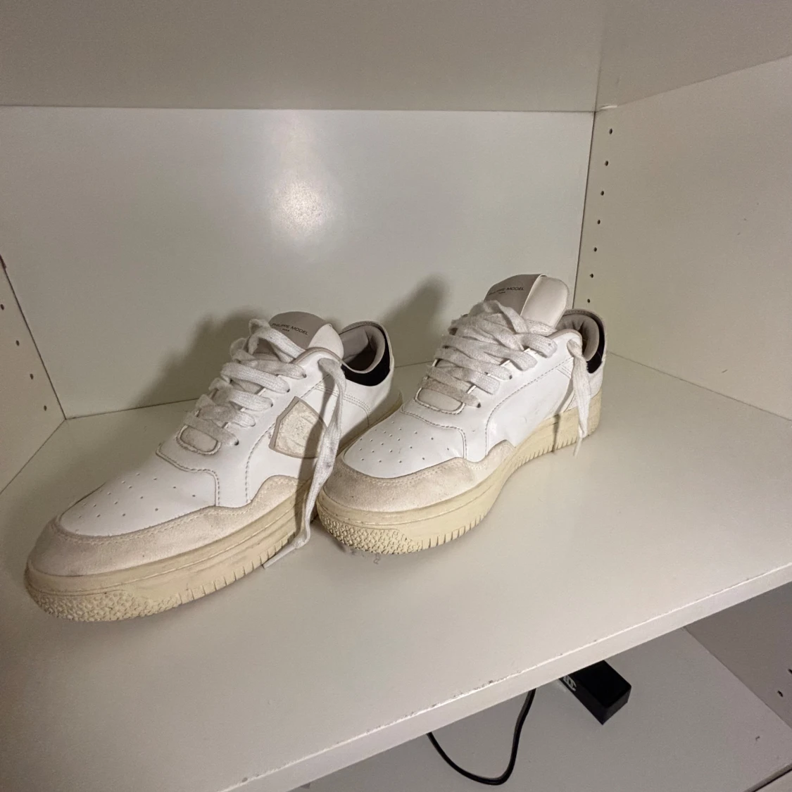 Vita sneakers från Philippe Model - 1