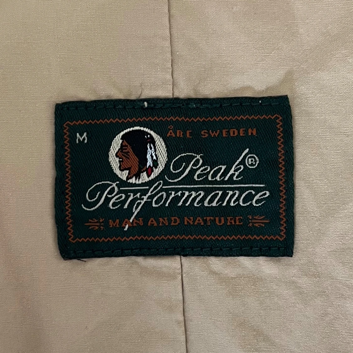 Beige vindjacka från Peak Performance - 3