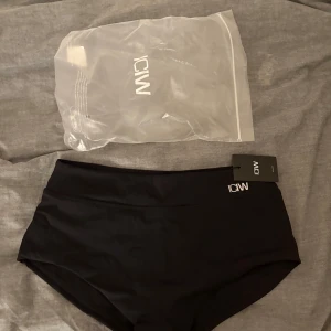 Mini shorts från ICIW - Mini träningsshorts från ICIW