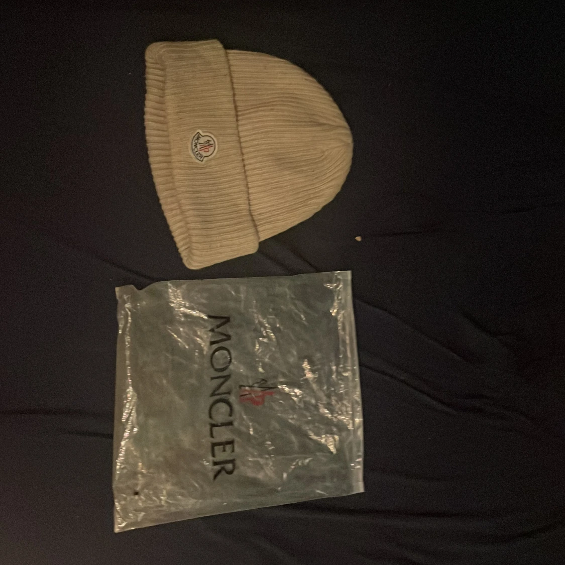 Moncler mössa /REP