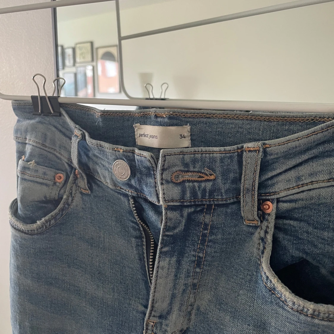 Blåa lågmidjade jeans - 4