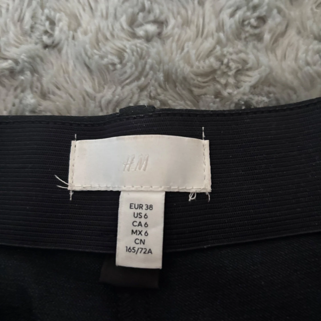 Svarta kostymbyxor från H&M - 3