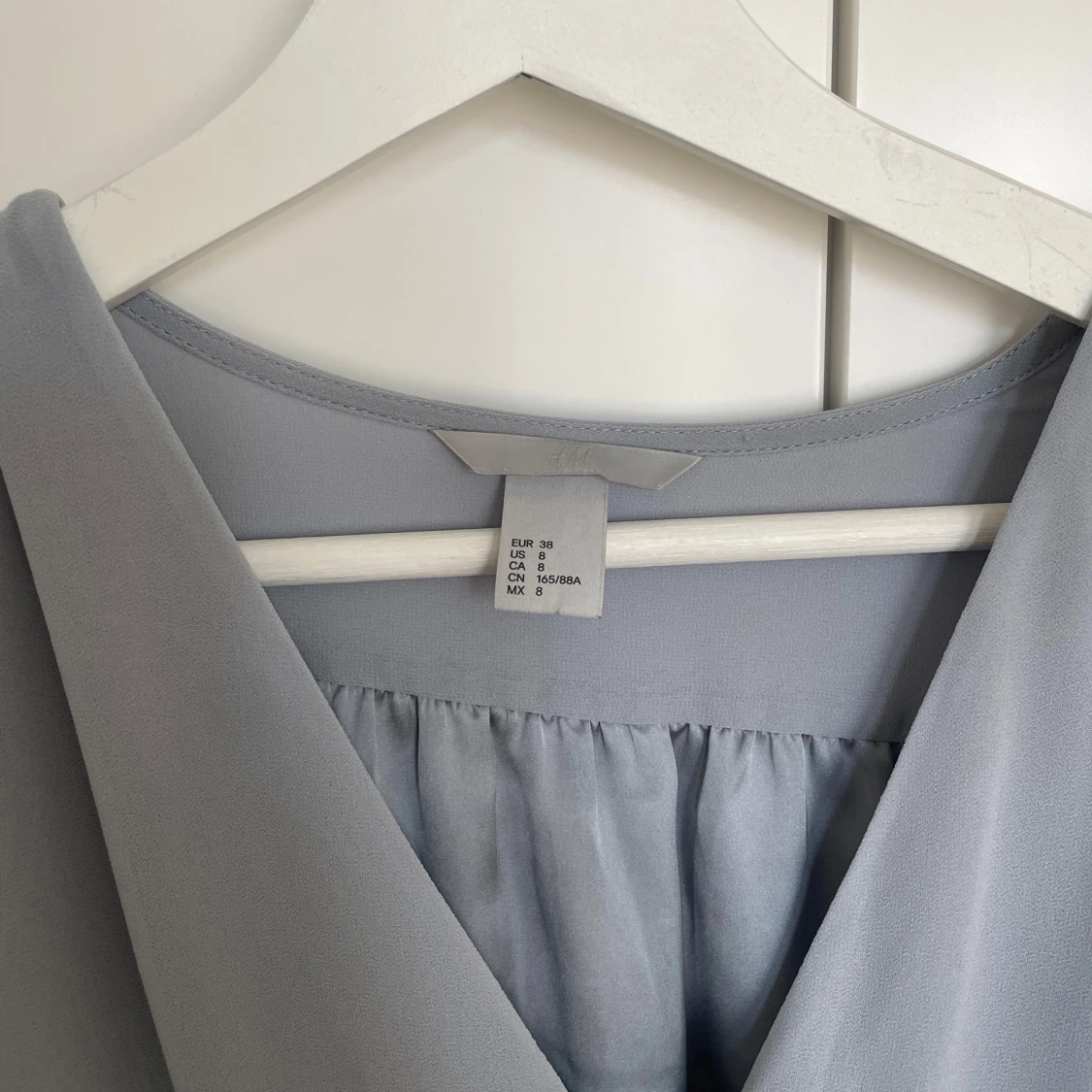 Grå omlottklänning från H&M - 1