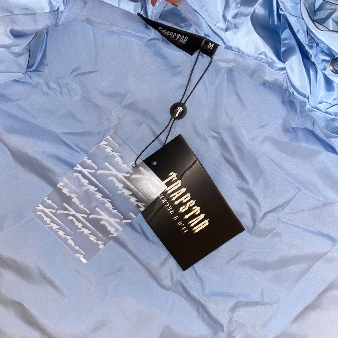 Blå vindjacka från Trapstar med tryck - 2