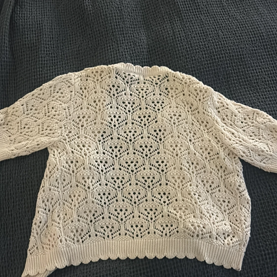 Beige stickad kofta från LMTD XS - 1