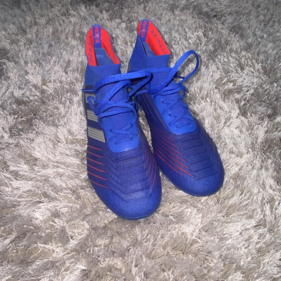 Blåa Adidas Predator fotbollsskor