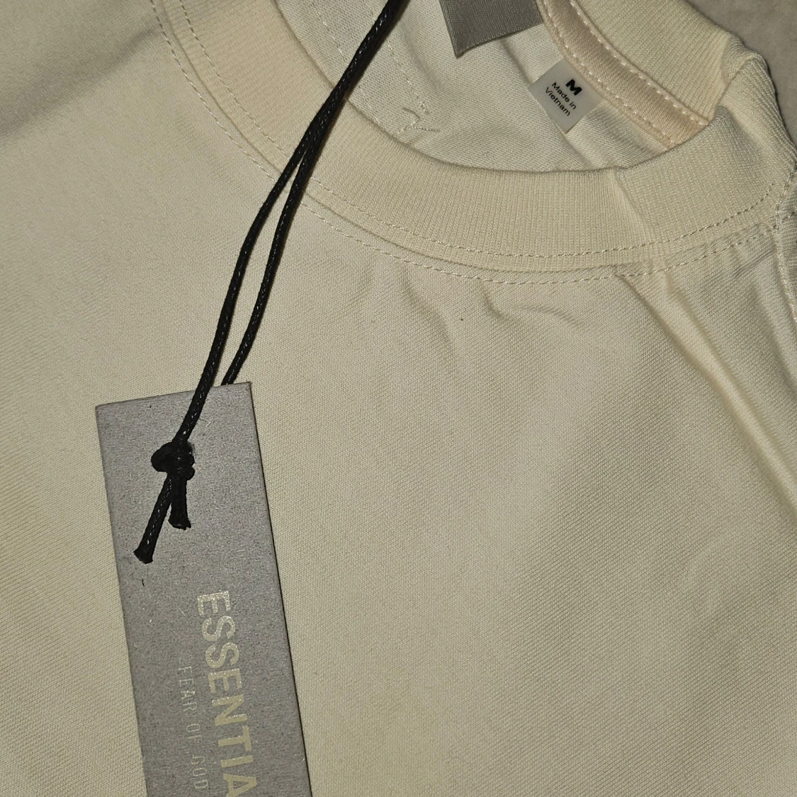 Essentials beige t-shirt i bomull - 2