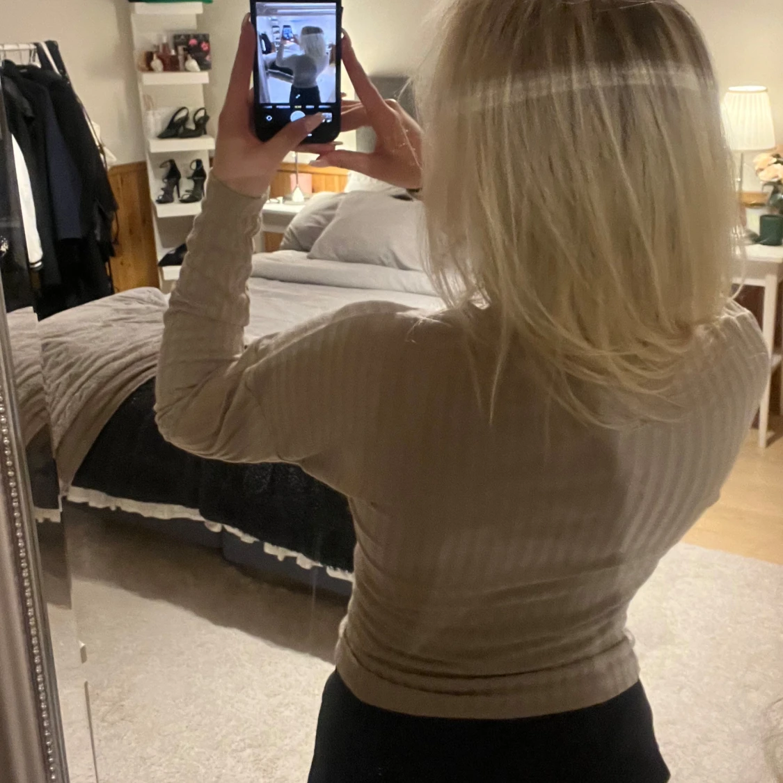 Beige ribbad långärmad topp - 2