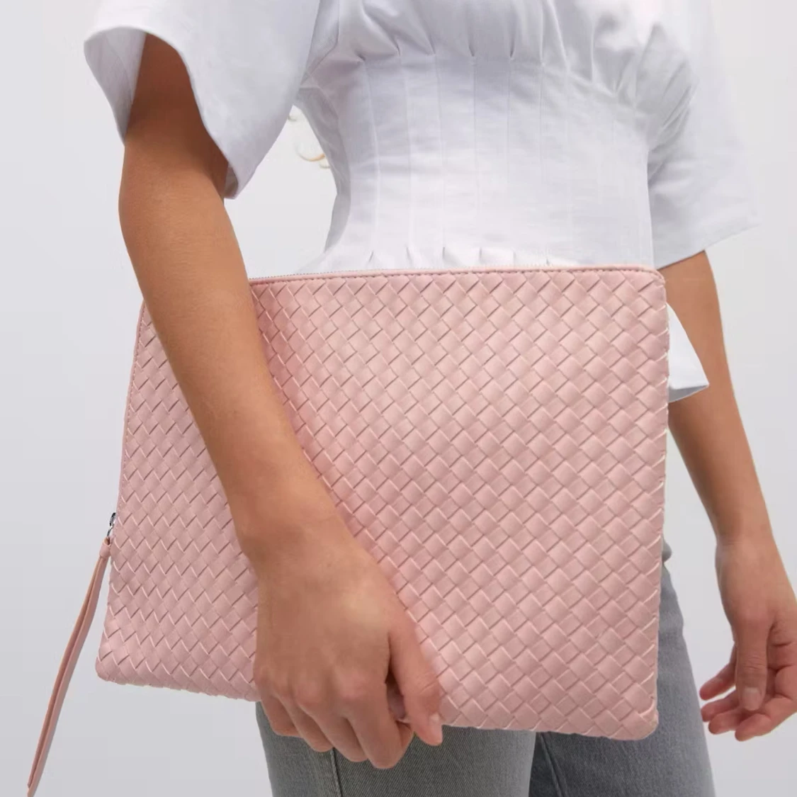 Flätad rosa datorfodral  - 1