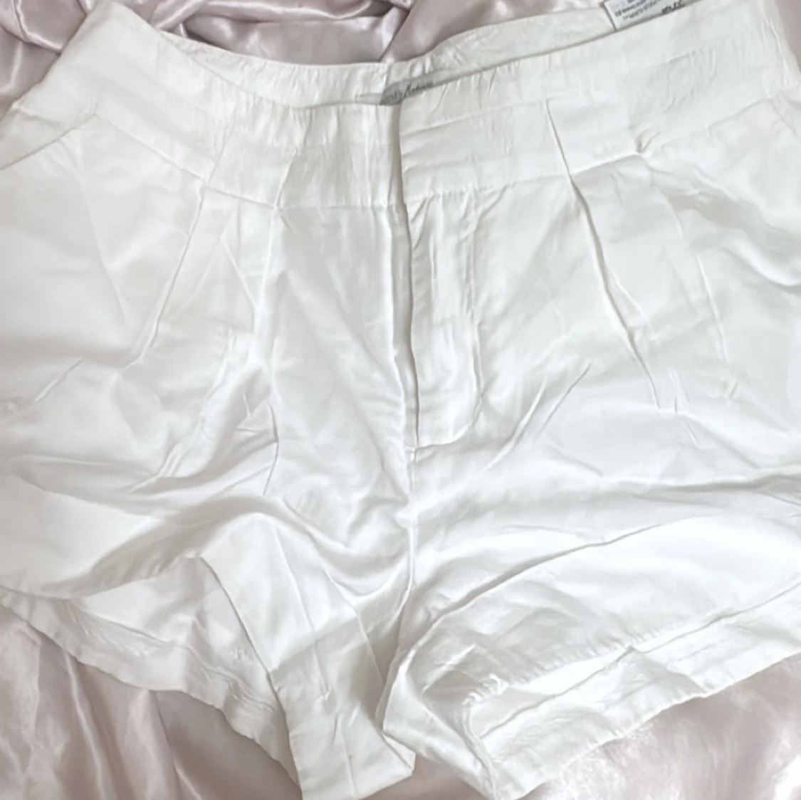 Vita shorts från Guess by Marciano