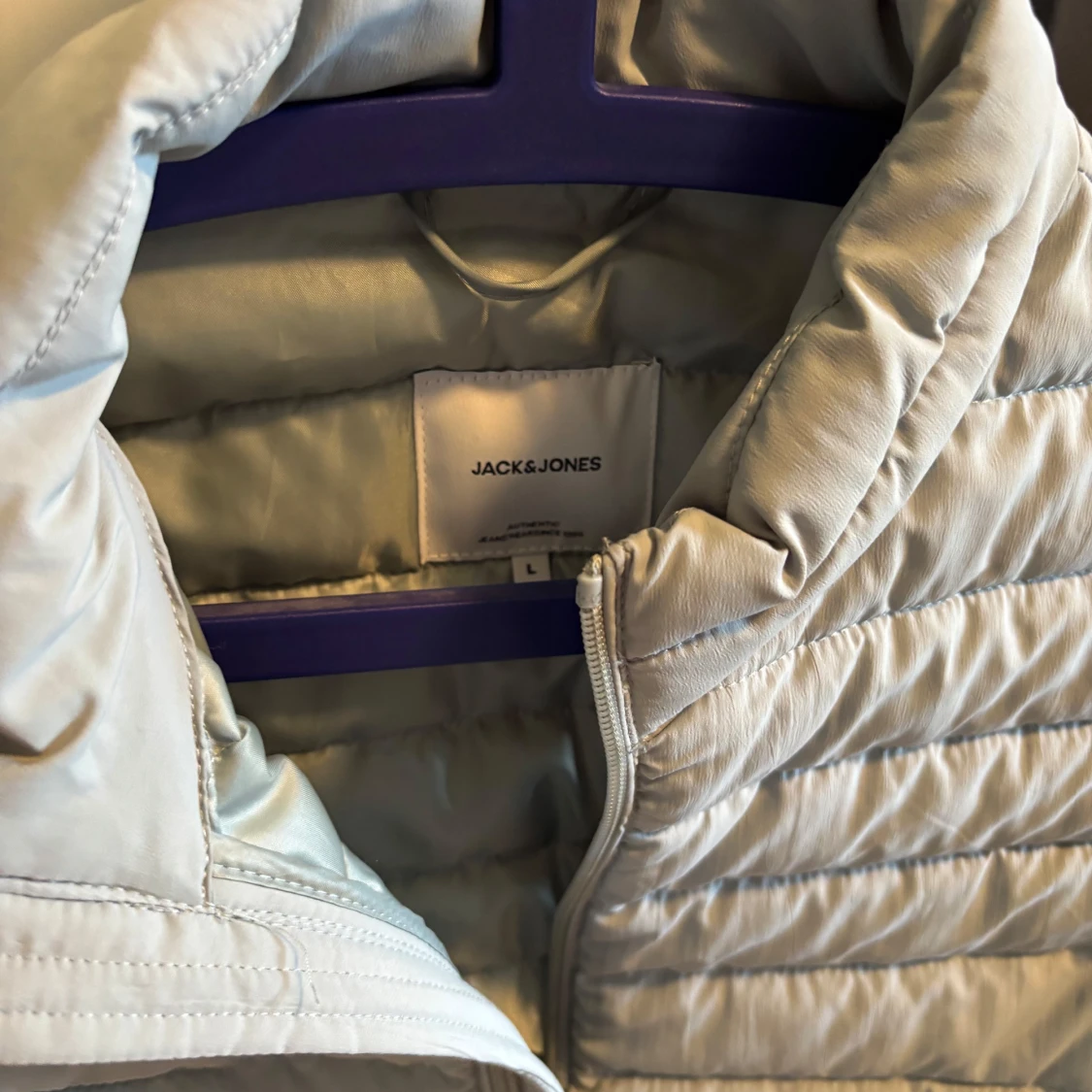 Dunväst från Jack & Jones - 1