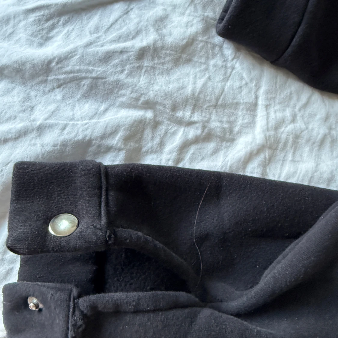 Svart overshirt med tryckknappar - 1