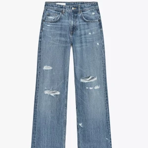 Blå ripped jeans från Zara, strl 36 - Zara jeans stl 36 använda 1 gång.