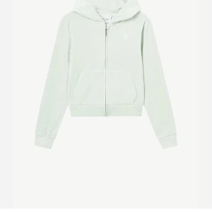 Juicy couture hoodie  - Superfin hoodie från juicy couture som knappt har andvänts💗 I strl 12/13 men passar mig som har xs