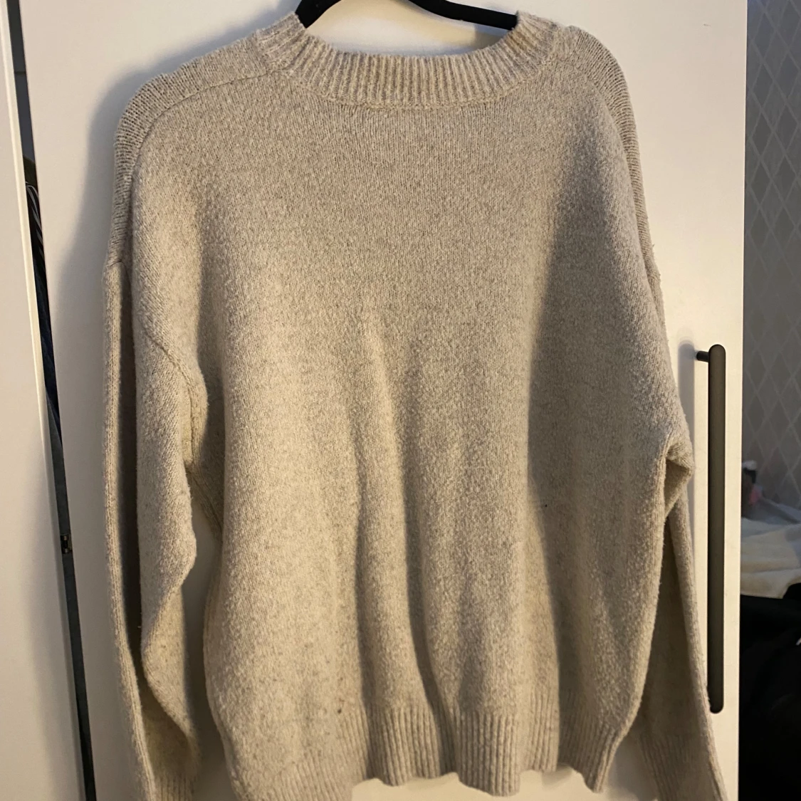 Beige stickad tröja - 1