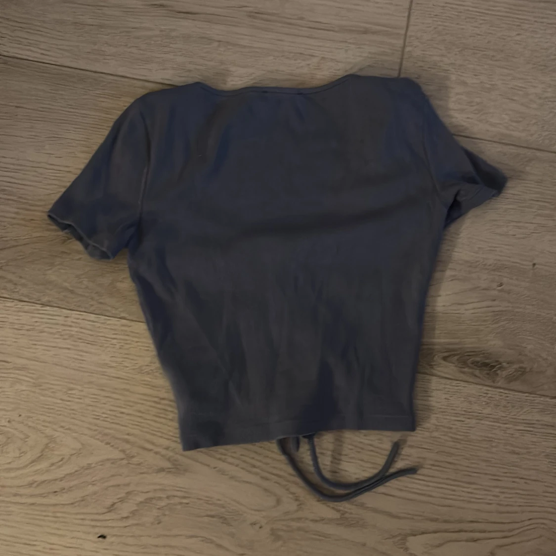 Blå croppad topp med snörning från ZARA - 1