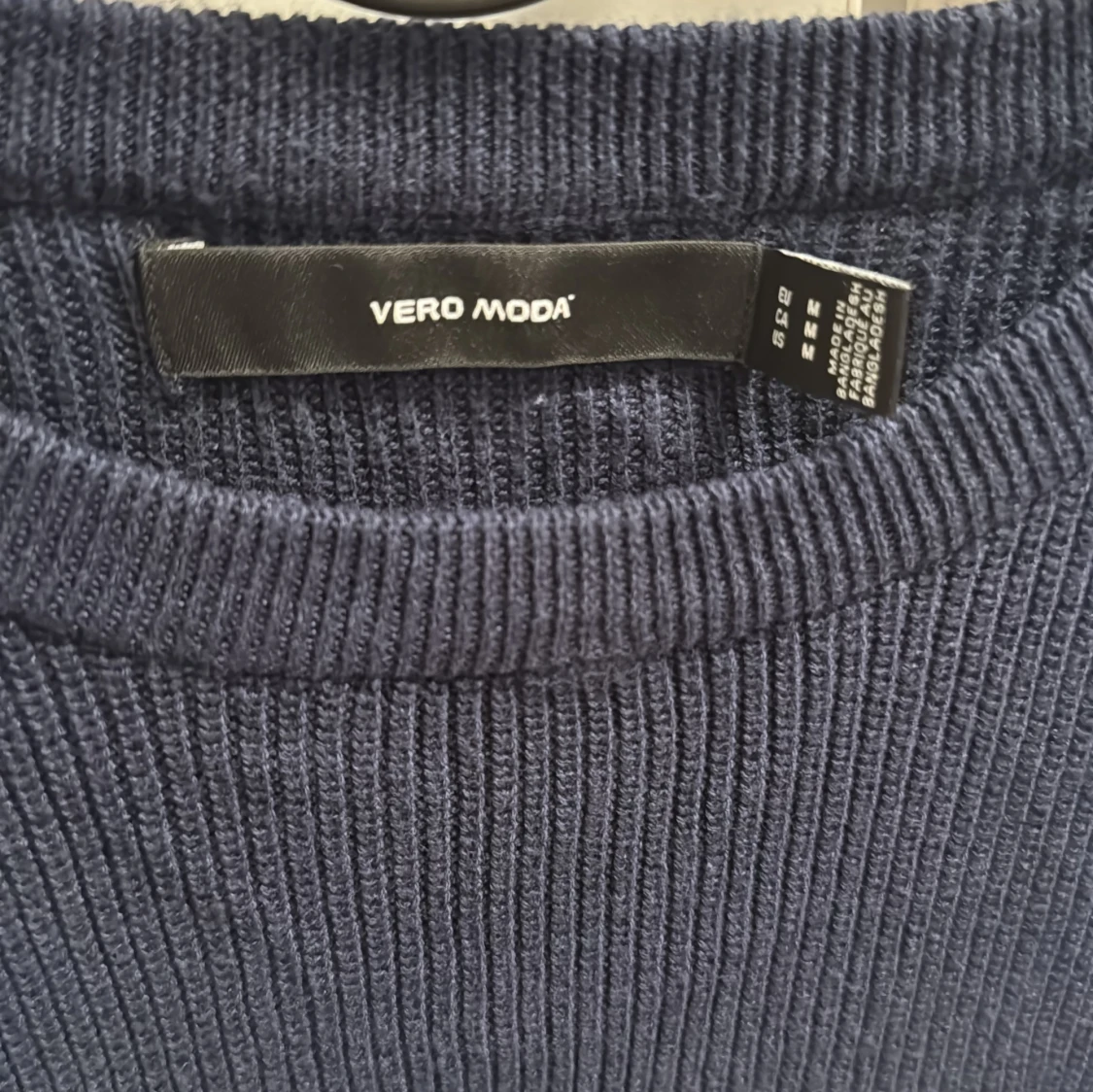 Mörkblå stickad tröja Vero Moda - 1