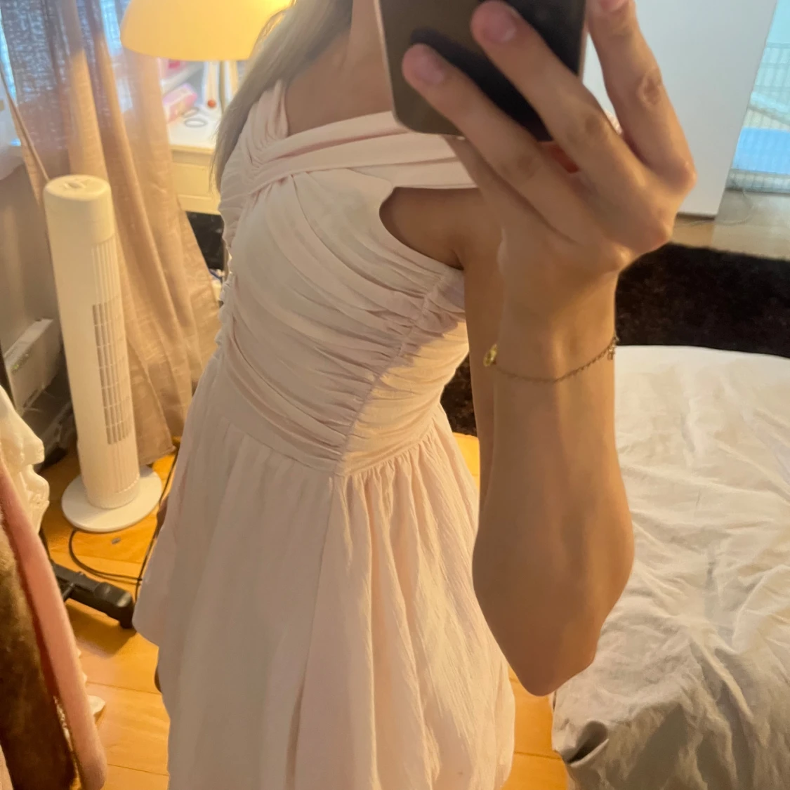 Ljusrosa offshoulder kortklänning - 2