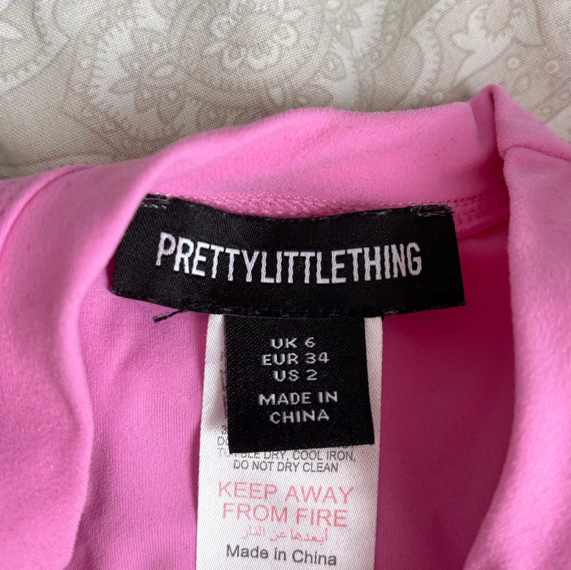 Svart och rosa compressive shirts - 2