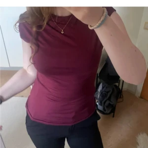 Vinröd topp  - Super fin topp! Aldrig använd, helt ny! ❤️