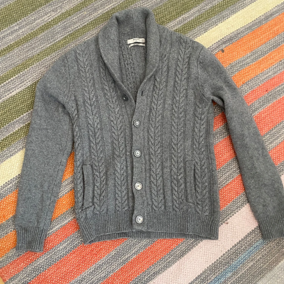 Grå stickad cardigan - 1