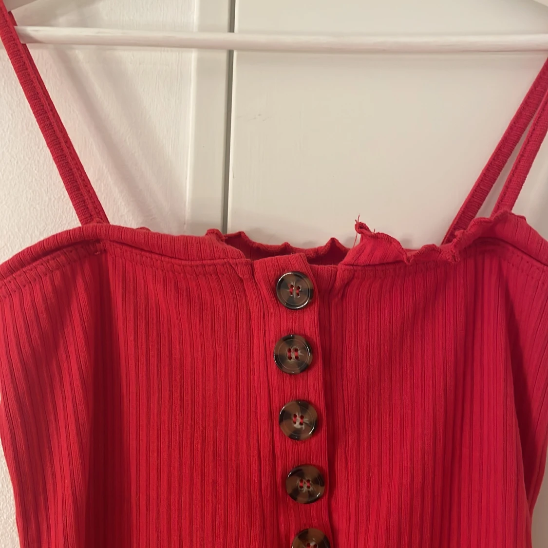 Röd ribbad klänning från Missguided - 2