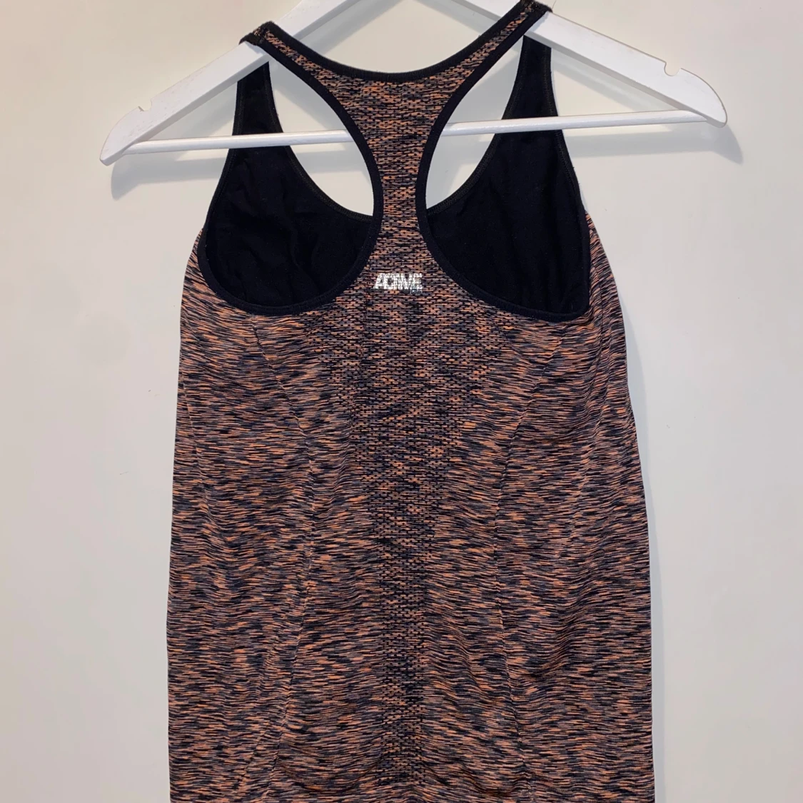 Mönstrad träningstopp från Gina Tricot - 1