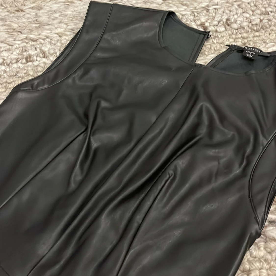 Svart läder topp  - 2