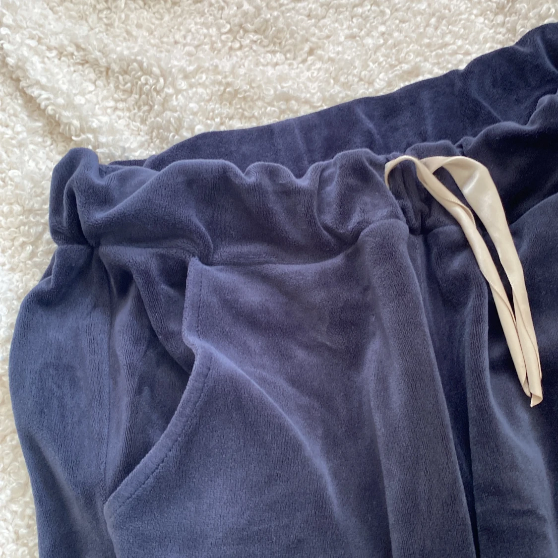 Mörkblå mjukisbyxor i fleece - 3