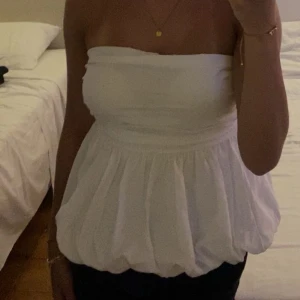 Vit topp - Jätte fin vit fest topp. Storlek S💗