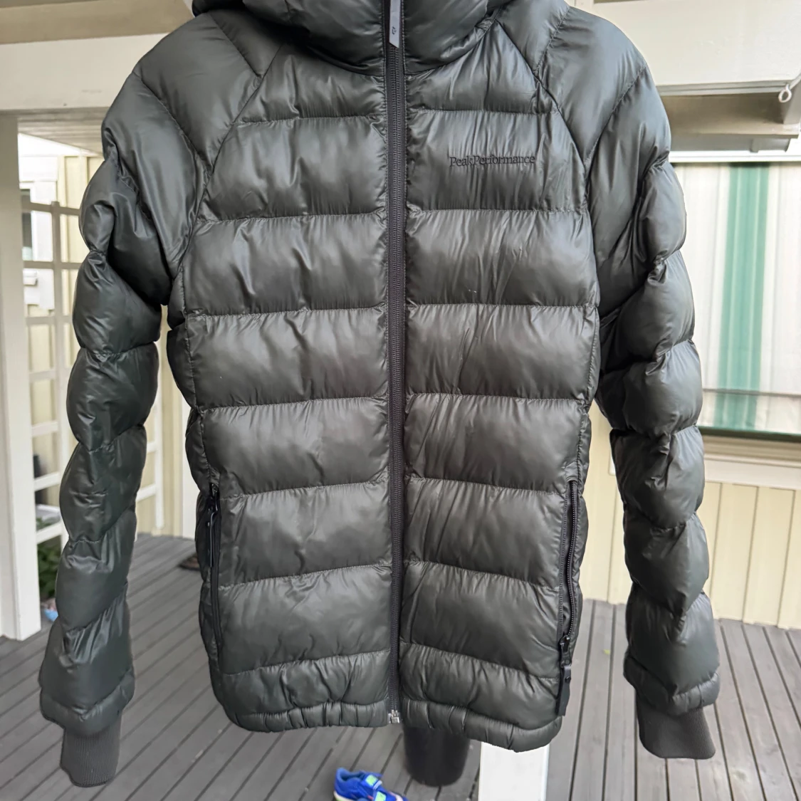 Svart dunjacka Peak Performance XS