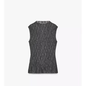 Grå spettopp - Snyggt grått spets topp. Perfekt för att lägga till en touch av elegans till din outfit. Passar bra till både jeans och kjol.