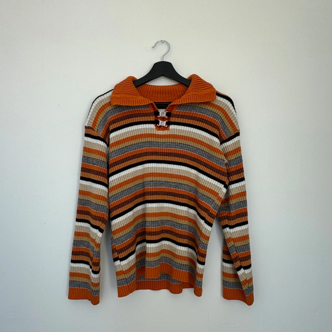 Randig ribbad tröja med dragkedja