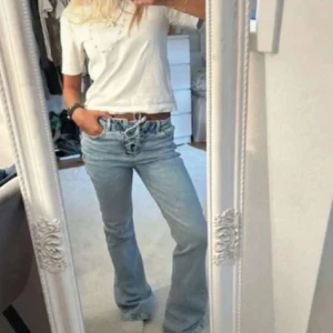 RESERVERADE Ljusblå bootcut jeans  - Tryck ej på köp knappen!!