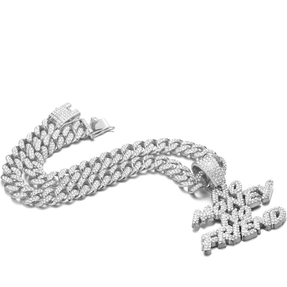 Silverfärgat halsband med textberlock - 1