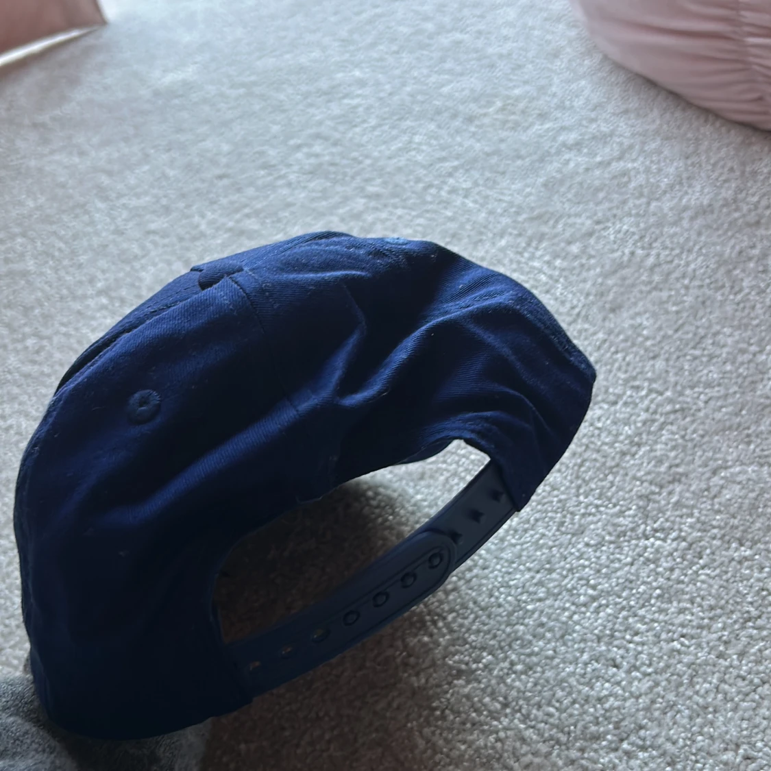 Blå keps med körsbärsmotiv från H&M - 1