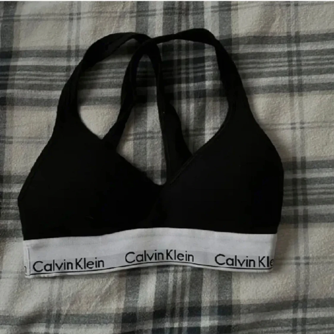 Svart linnetopp från Calvin Klein