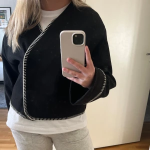 Kappa - Säljer denna fina kappa från Gina Tricot då den inte kommer till användning längre.