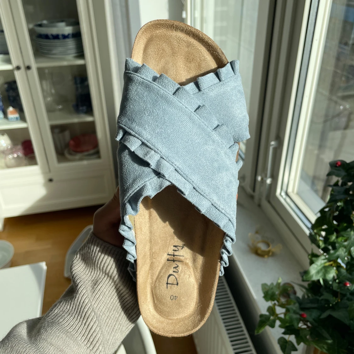 HELT NYA Ljusblå sandaler från Duffy - 2