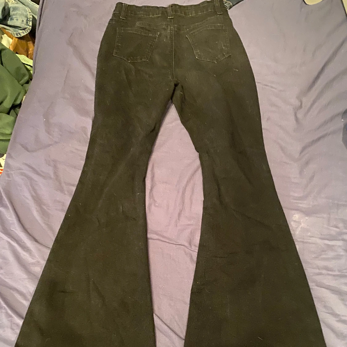 Svarta bootcut jeans - 1