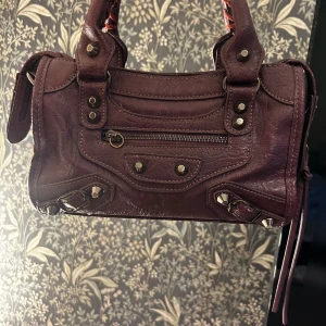 Lila city bag - Aldrig använd, köpt på vinted💓