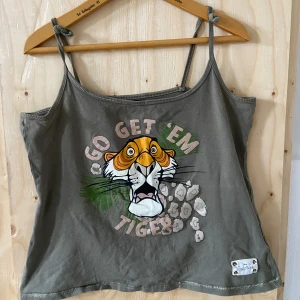 Djungelboken sovlinne - Lite urtvättad, vet ej storlek men gissar på M-L