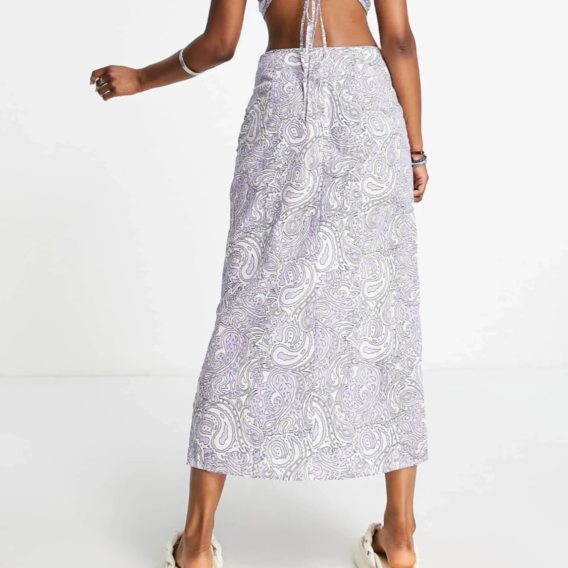 Ljuslila paisleymönstrad långkjol - 1