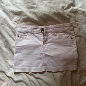 Jeanskjol - Sååå snygg ljus rosa jeanskjol❤️❤️❤️