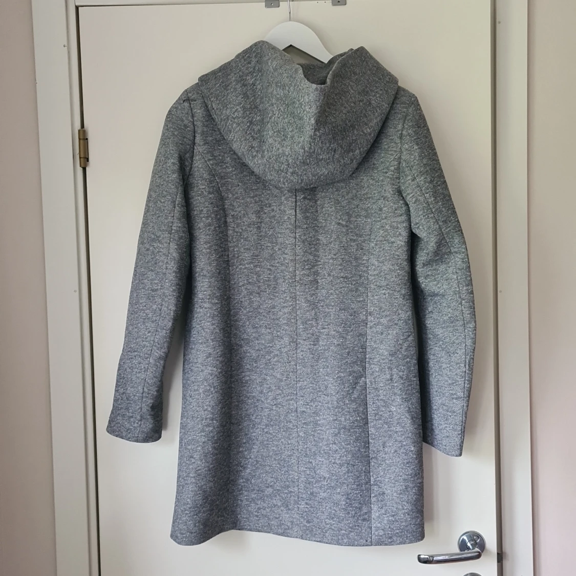 Grå kappa med huva från ONLY - 1