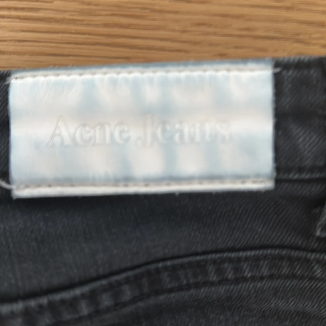 Svarta raka jeans från Acne Jeans - 2