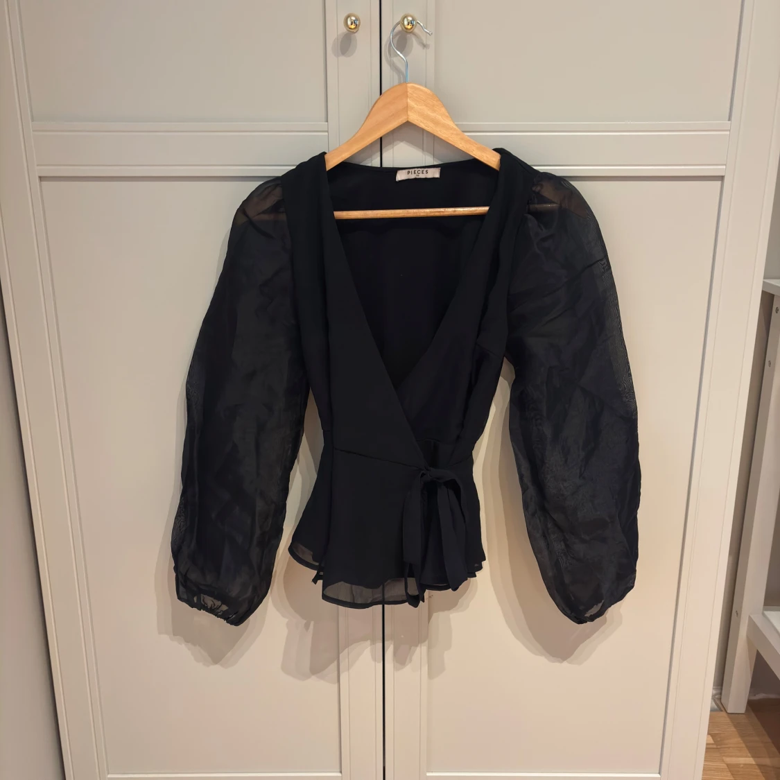 Svart blus från Pieces  - 1