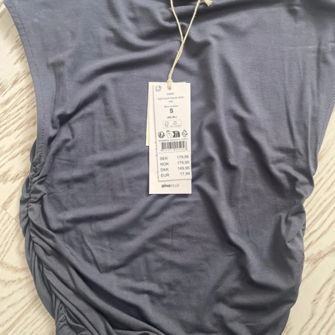 Ny topp från Gina tricot  - 1