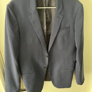 kavaj från Calvin Klein - finns i vasastan vid snabbaffär 